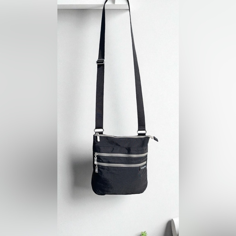 Baggallini Comrade 3 Zip Crossbody Waterproof Bag Black W Sand Color Interior - Picture 6 of 14